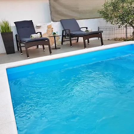 Cypress Tree Villa- Sabunike Nin *
