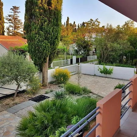 Cypress Tree Villa- Sabunike Nin *